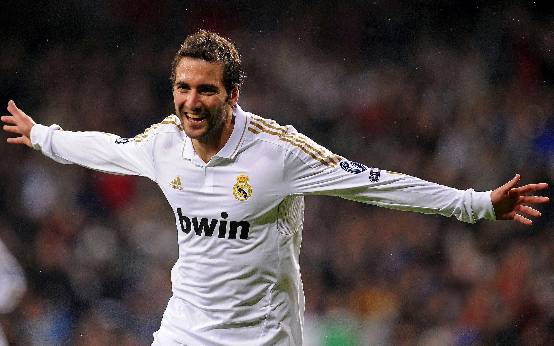 恰尔汗奥卢续约在即，国际米兰视其为新周期基石